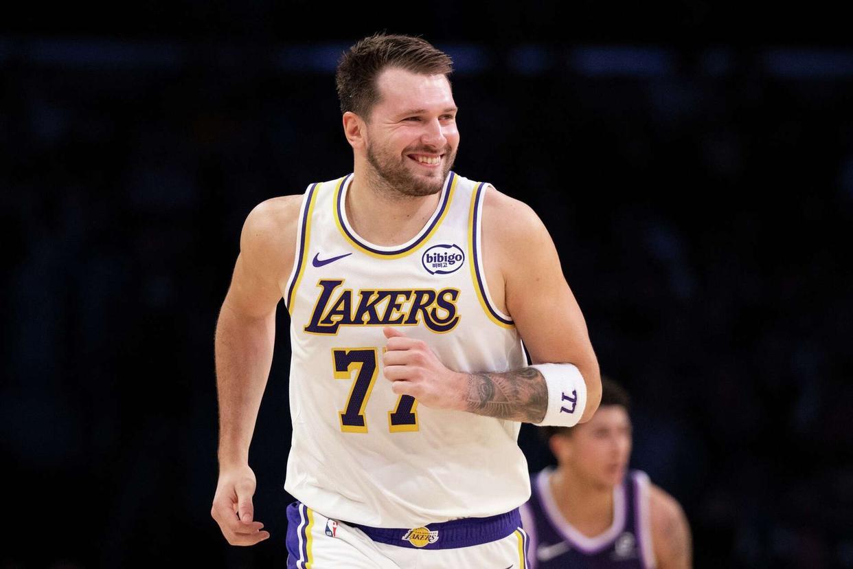 电竞世界杯下注-东契奇28+5+9+4记3分创NBA第1神迹,湖人完胜国王!詹姆斯创纪录 电竞世界杯下注-东契奇28+5+9+4记3分创NBA第1神迹,湖人完胜国王!詹姆斯创纪录